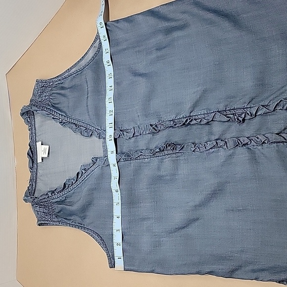 Liz Claiborne, Size S, Sleeveless Chambray Top with Ruffled Front. EUC - Picture 5 of 8